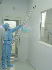 FoamTec FS853ENST PharmaMOP Sterile EzGLIDE Edge Polyester Mop Head wall